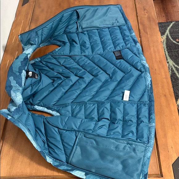 The North Face NWT Down Feather Blue Camouflage Puffer Vest Size Small - Picture 12 of 15
